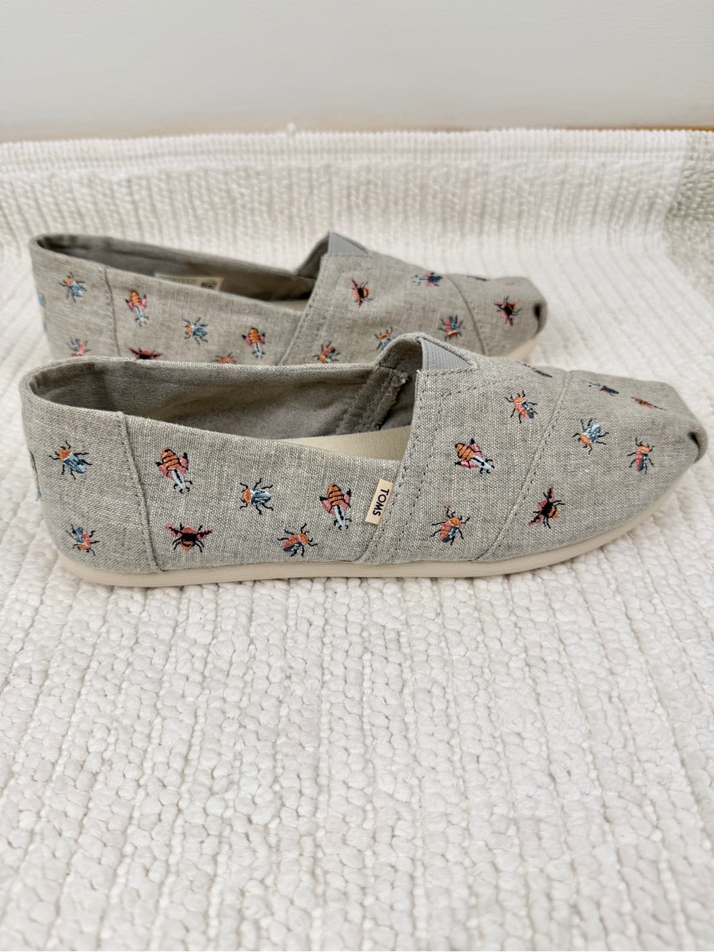 TOMS Women's Grey Canvas Slip-On with Embroidered Bugs Insects Size 7.5